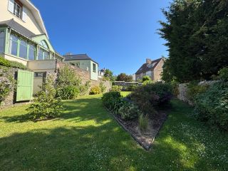 house 8 Rooms for sale on GRANVILLE (50400)