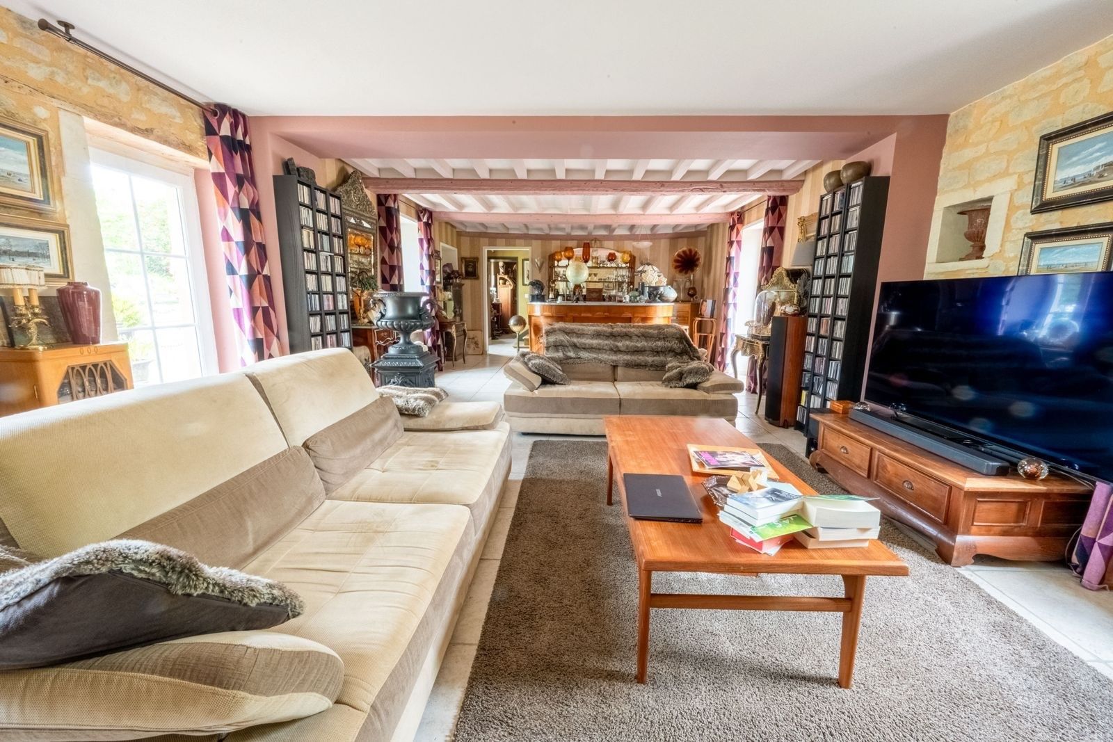 house 8 Rooms for sale on BAYEUX (14400)