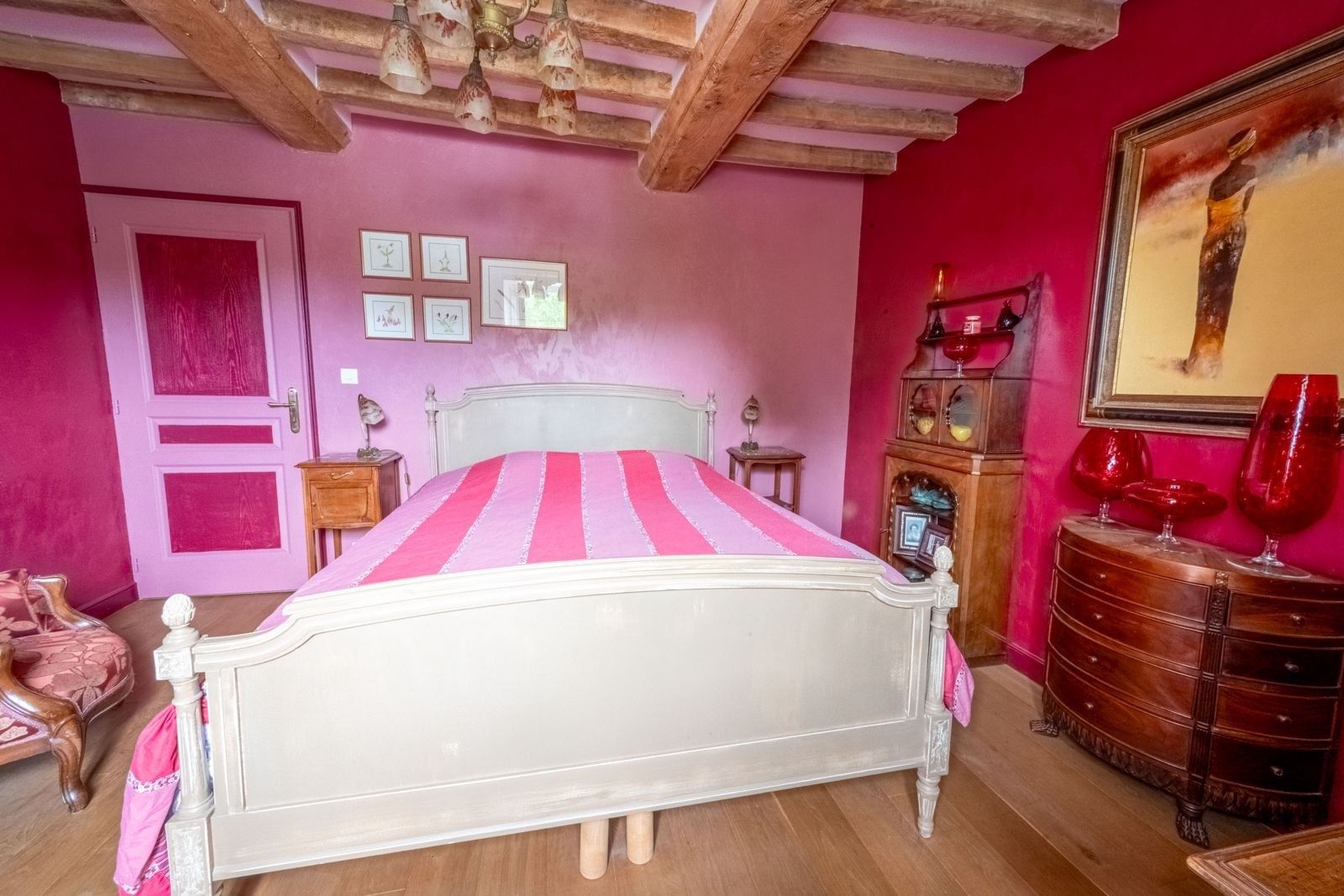 house 8 Rooms for sale on BAYEUX (14400)