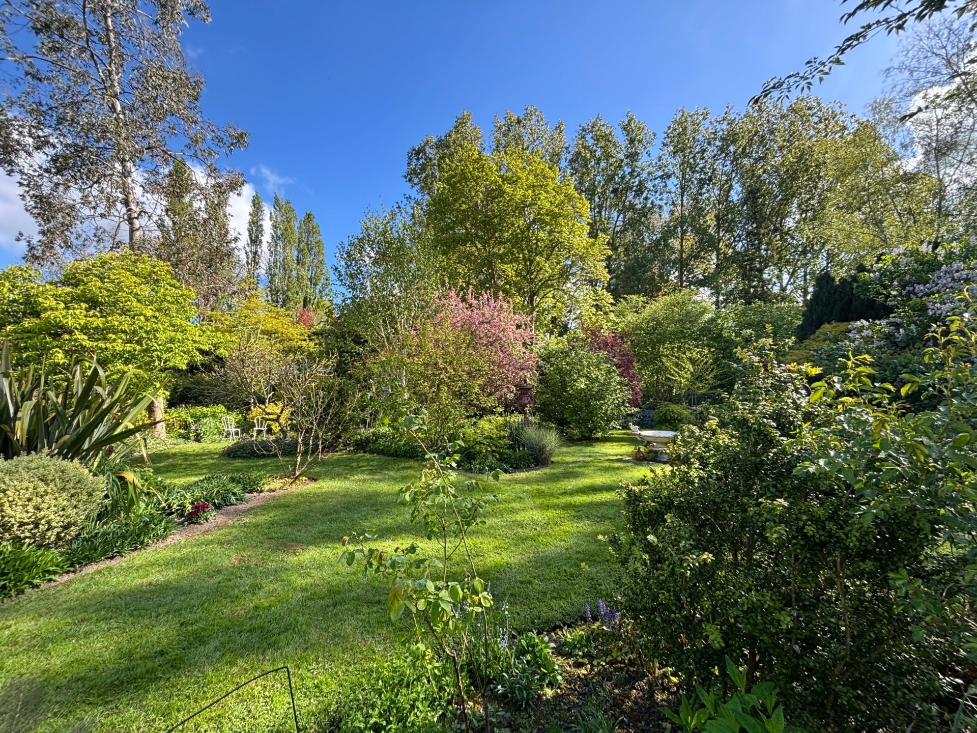 house 8 Rooms for sale on BAYEUX (14400)
