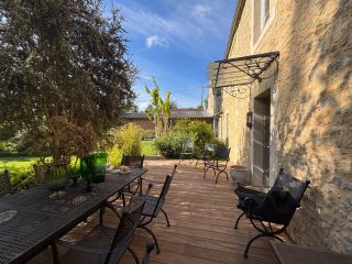 house 8 Rooms for sale on BAYEUX (14400)