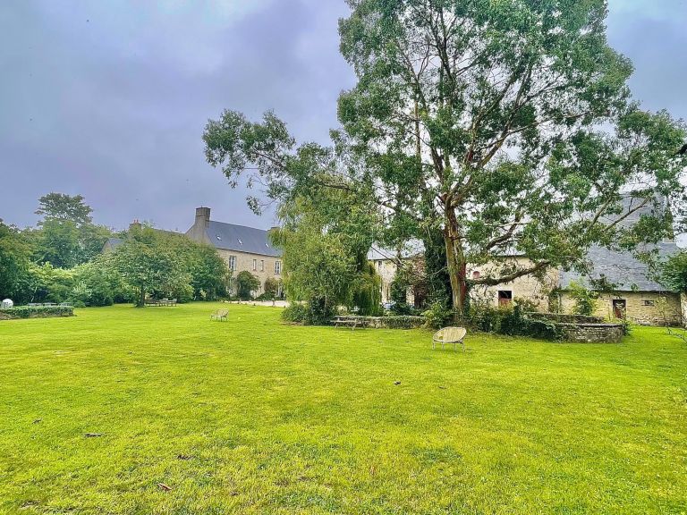 manor house 12 Rooms for sale on BAYEUX (14400)