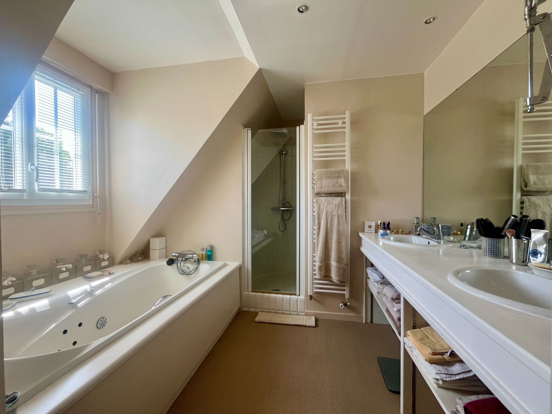contemporary house 6 Rooms for sale on BOIS GUILLAUME (76230)
