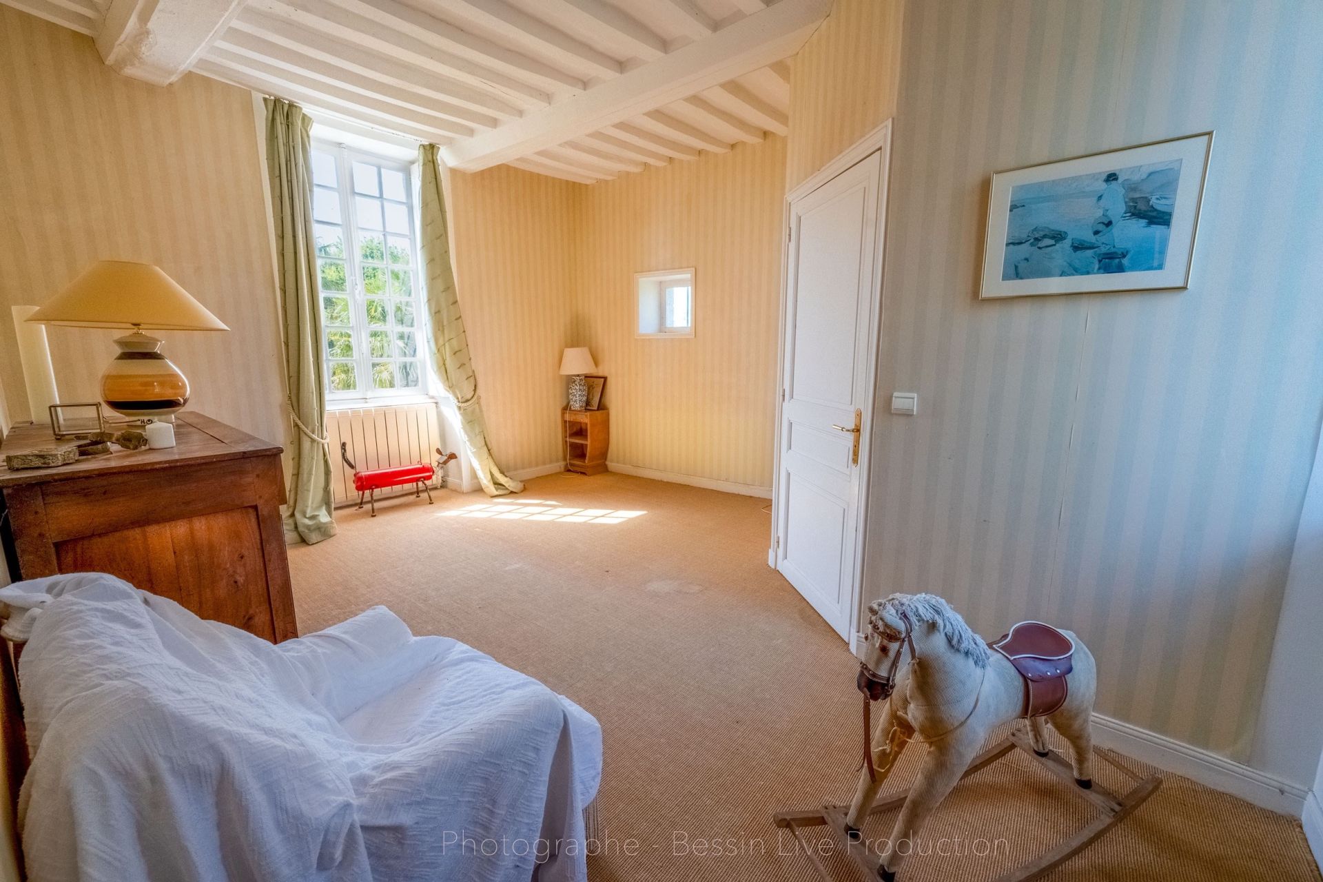 house 8 Rooms for sale on VIERVILLE SUR MER (14710)
