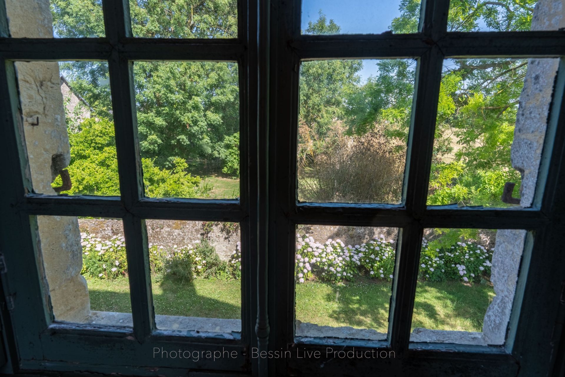 house 8 Rooms for sale on VIERVILLE SUR MER (14710)