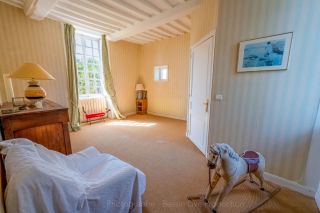 house 8 Rooms for sale on VIERVILLE SUR MER (14710)