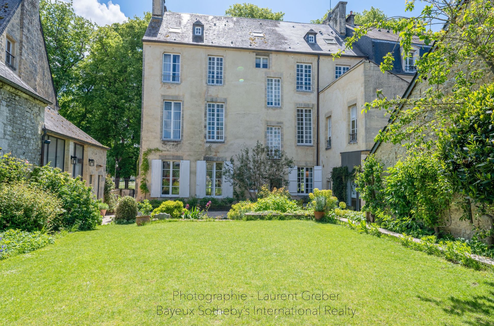mansion (hôtel particulier) 11 Rooms for sale on BAYEUX (14400)