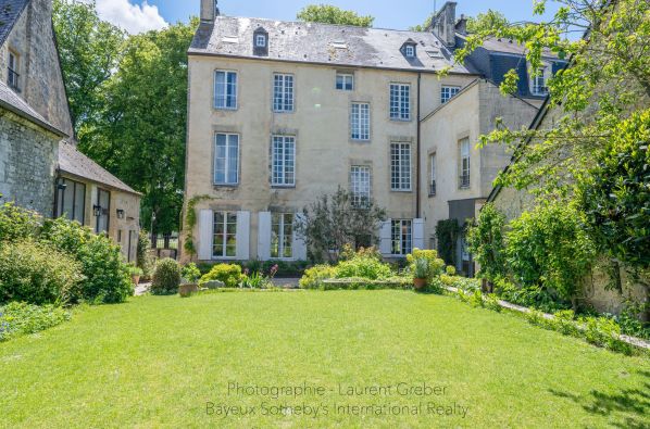 Vente Hôtel particulier Bayeux 11&nbsp;Pièces 475&nbsp;m²