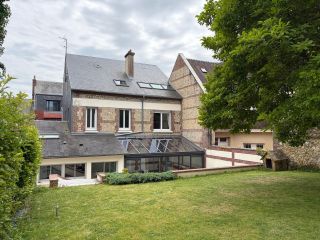 house 11 Rooms for sale on FECAMP (76400)
