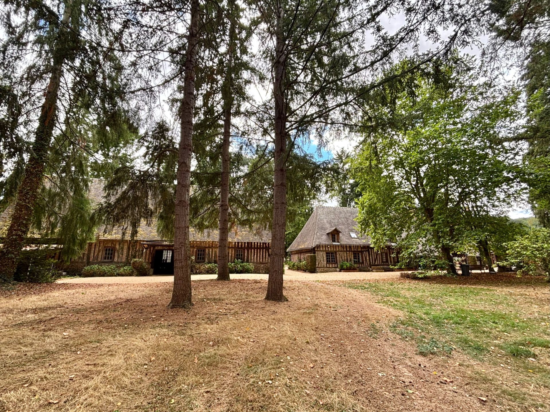 house 10 Rooms for sale on BERNAY (27300)