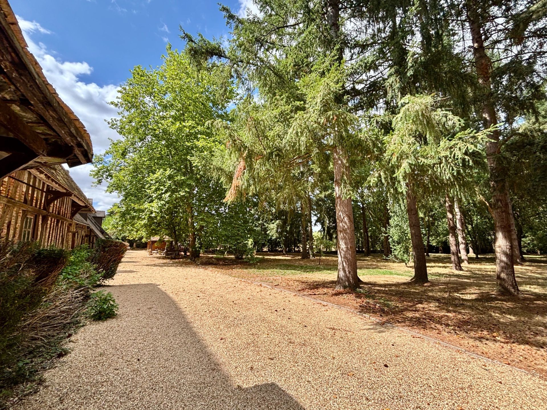 house 10 Rooms for sale on BERNAY (27300)