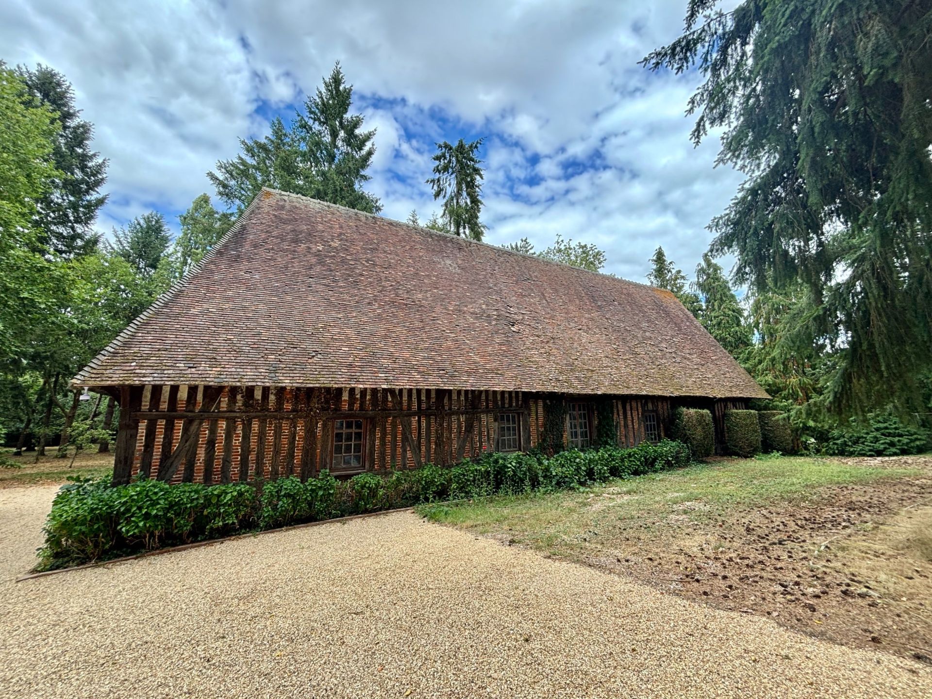 house 10 Rooms for sale on BERNAY (27300)