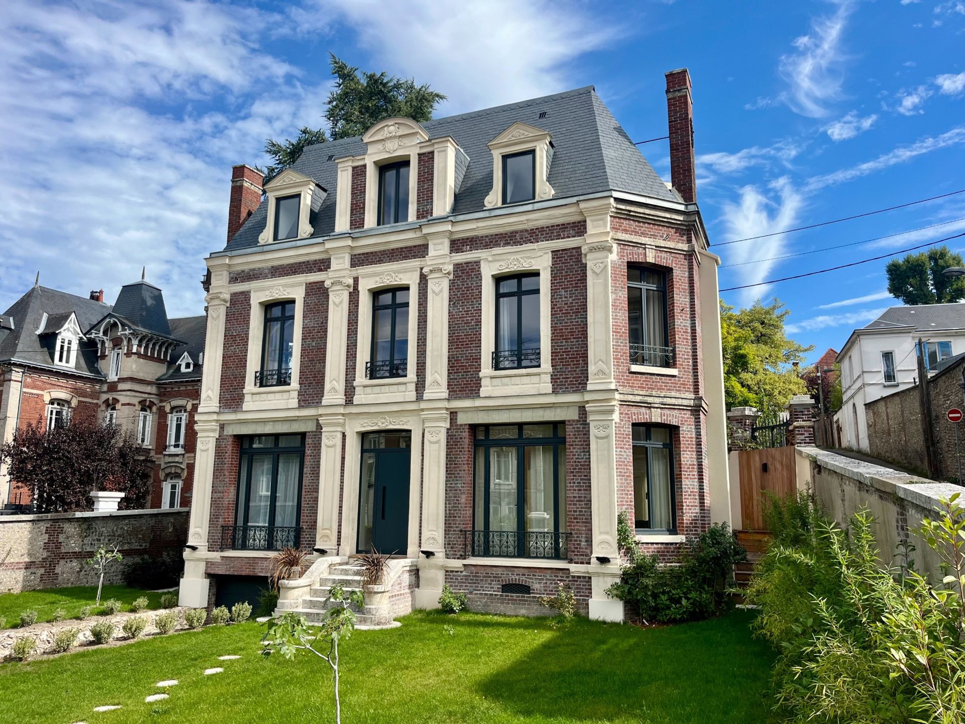 house 6 Rooms for sale on ROUEN (76000)