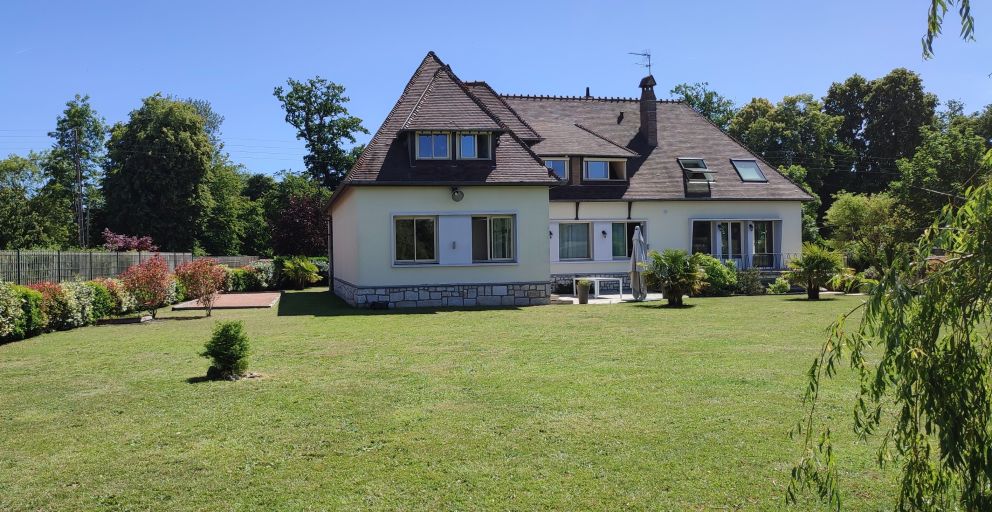 maison 9 Pièces en vente sur LOUVIERS (27400)
