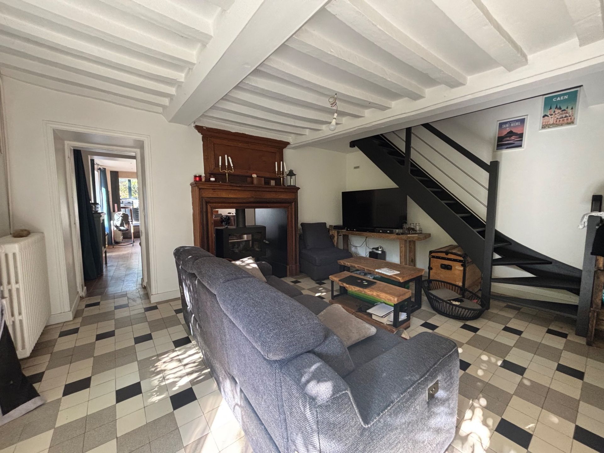 house 6 Rooms for sale on CREULLY SUR SEULLES (14480)