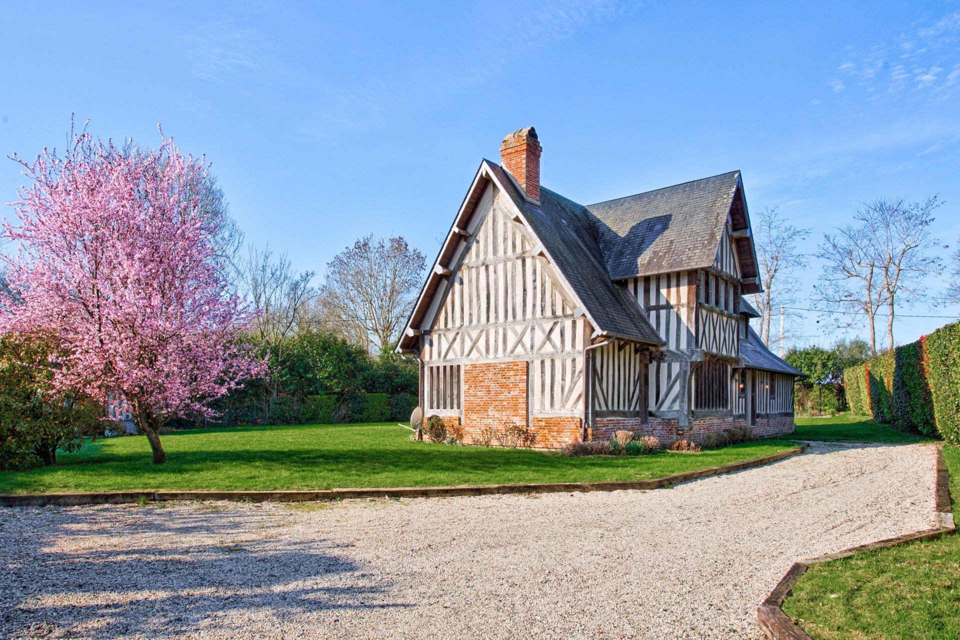 Norman house 6 Rooms for seasonal rent on TOURGEVILLE (14800)