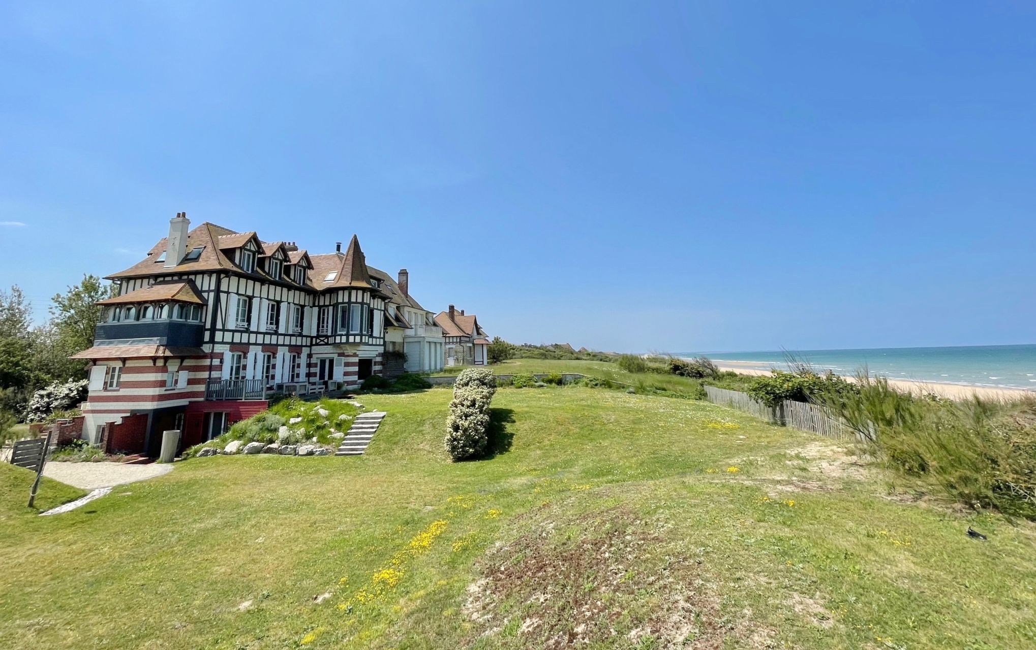 maison 13 Pièces en location saisonnière sur MERVILLE FRANCEVILLE PLAGE (14810)
