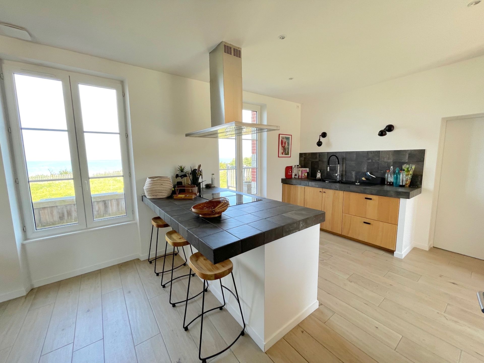 house 13 Rooms for seasonal rent on MERVILLE FRANCEVILLE PLAGE (14810)