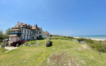 house 13 Rooms for seasonal rent on MERVILLE FRANCEVILLE PLAGE (14810) Rental House Merville-Franceville-Plage 13 Rooms 380 m²
